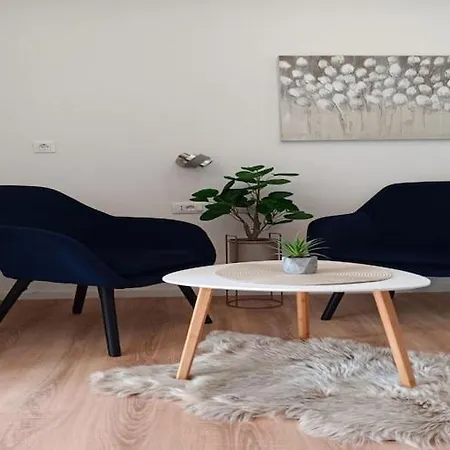 Appartement & Papa - With Balcony And Partial Sea View