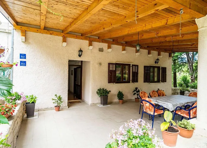 Appartement & Papa - With Balcony And Partial Sea View