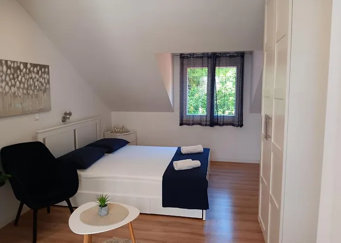 Appartement & Papa - With Balcony And Partial Sea View