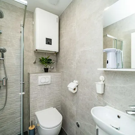 & Papa - With Balcony And Partial Sea View Апартаменты *