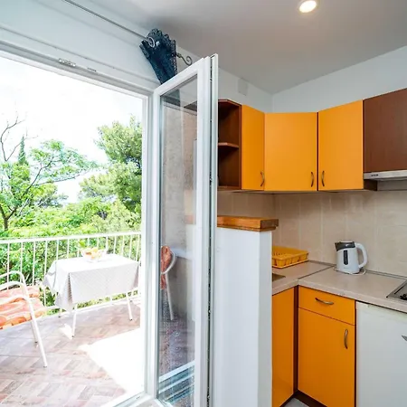 & Papa - With Balcony And Partial Sea View Mlini