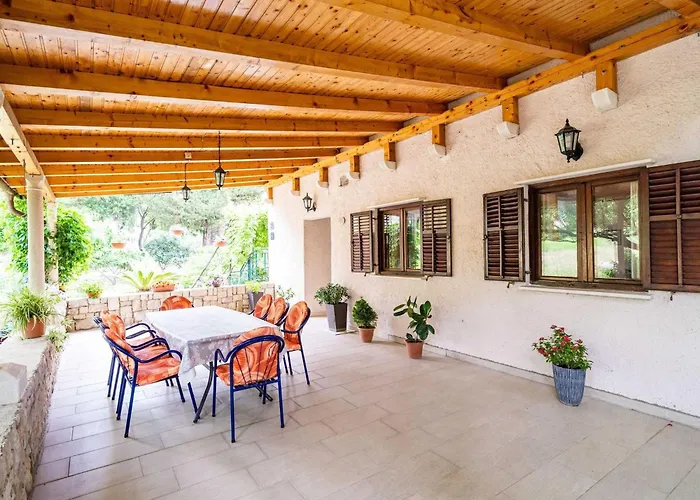 & Papa - With Balcony And Partial Sea View * 米利尼