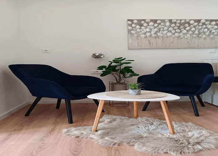 公寓 & Papa - With Balcony And Partial Sea View